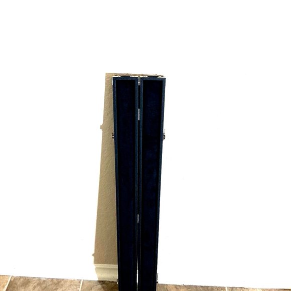 Violin Single Bow Case 4/4 Light Hard Wood With 2 Latches and Strap - Picture 5 of 5